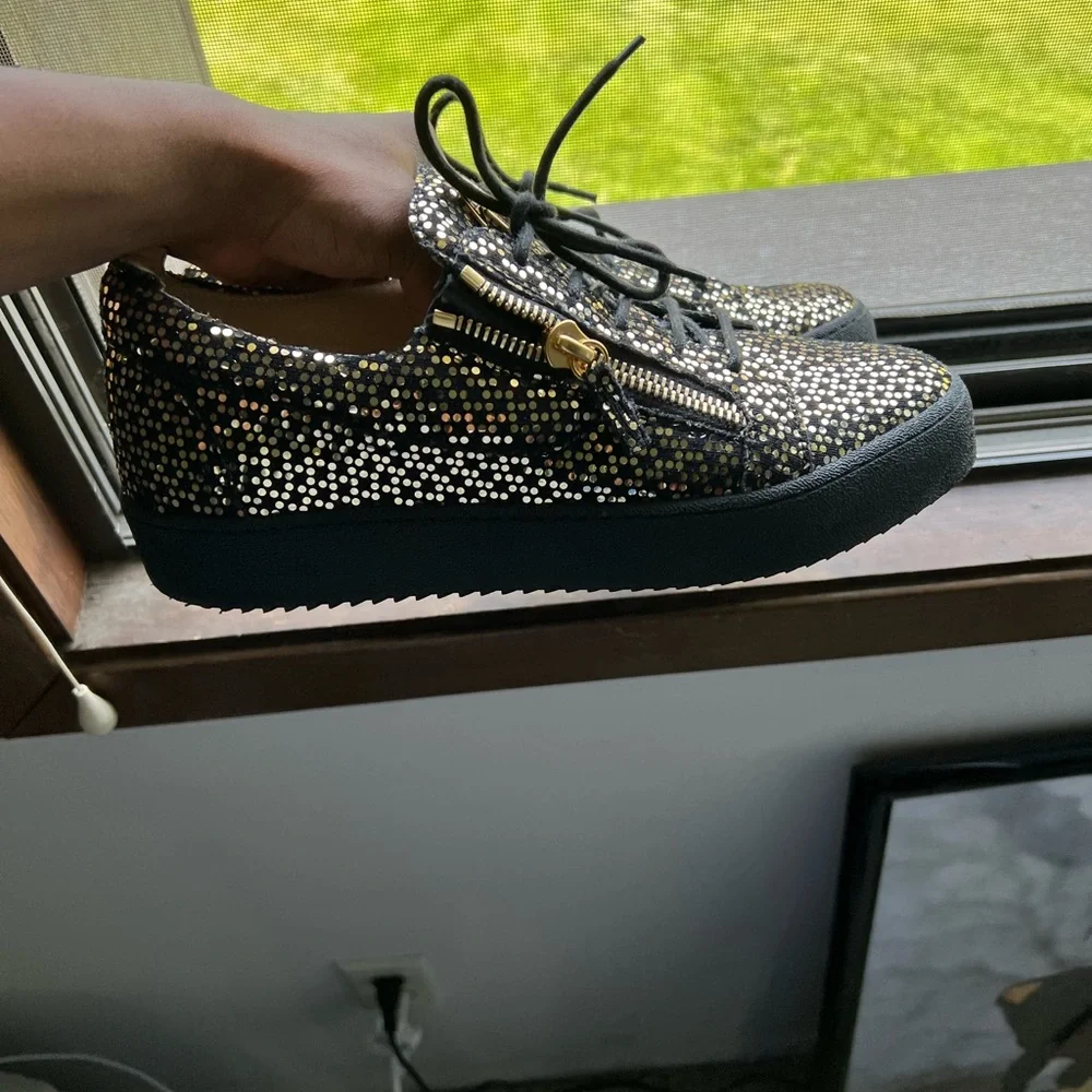 Giuseppe Zanotti - Picture 2 of 5